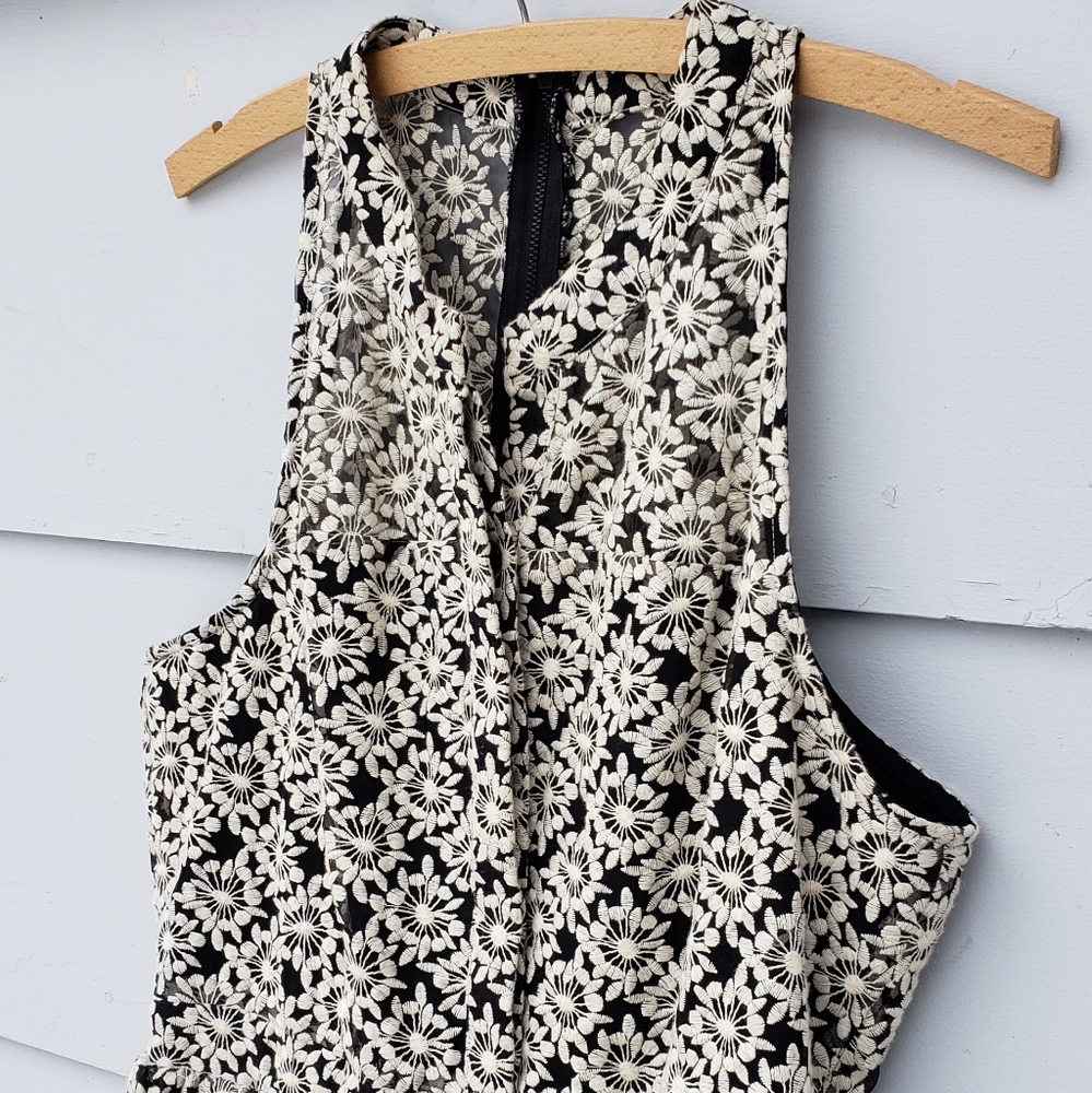 NWT Sam Edelman Embroidered Button Rom Dress - 10 - Picture 4 of 8
